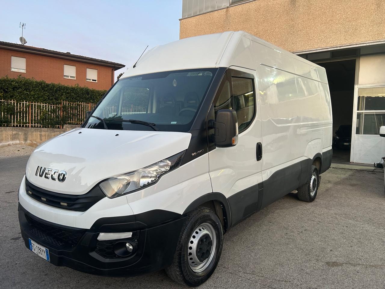 Iveco Daily 35S12 2.3 Diesel Passo Lungo