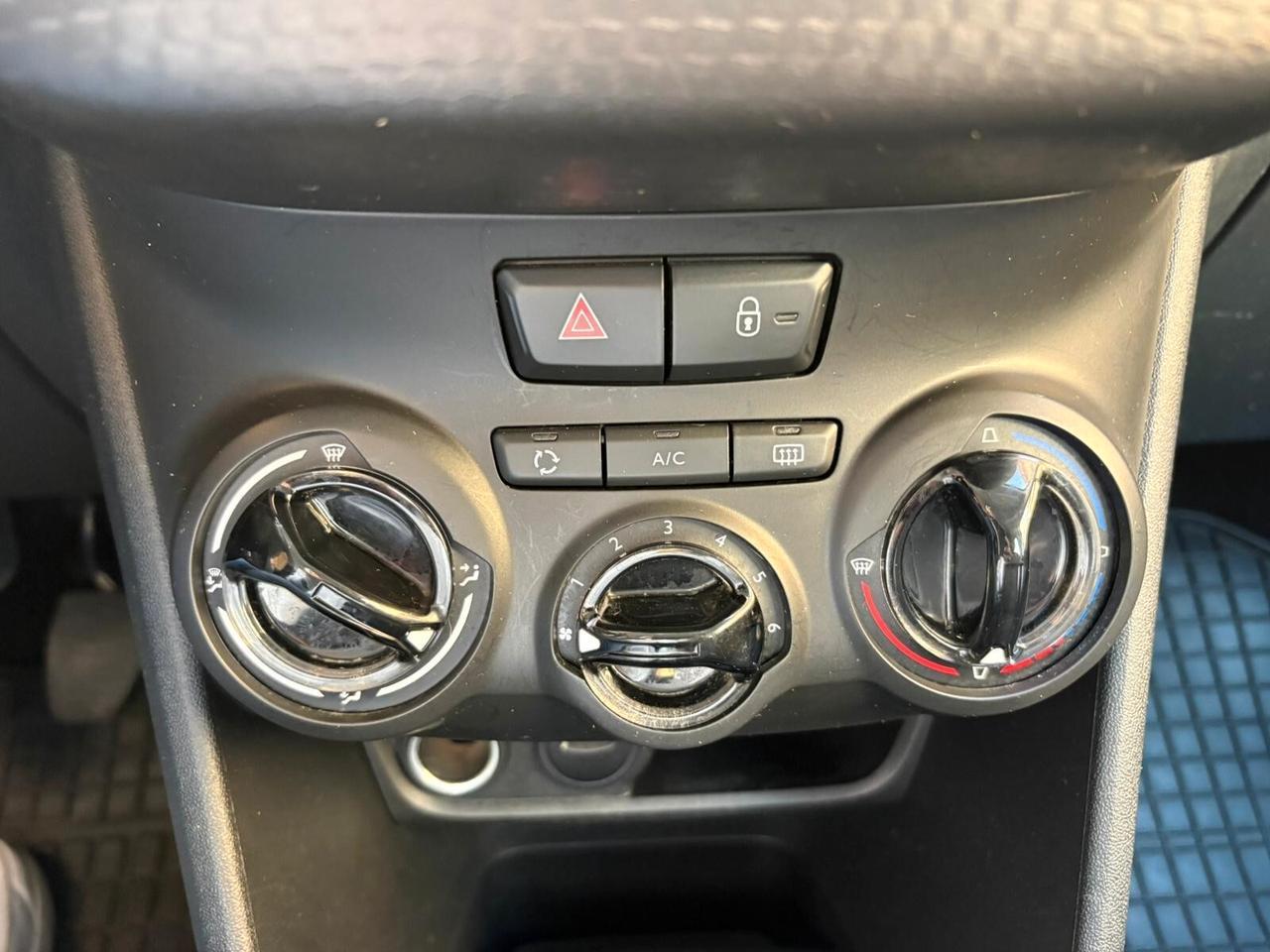 Peugeot 2008 BlueHDi 100 S&S Signature