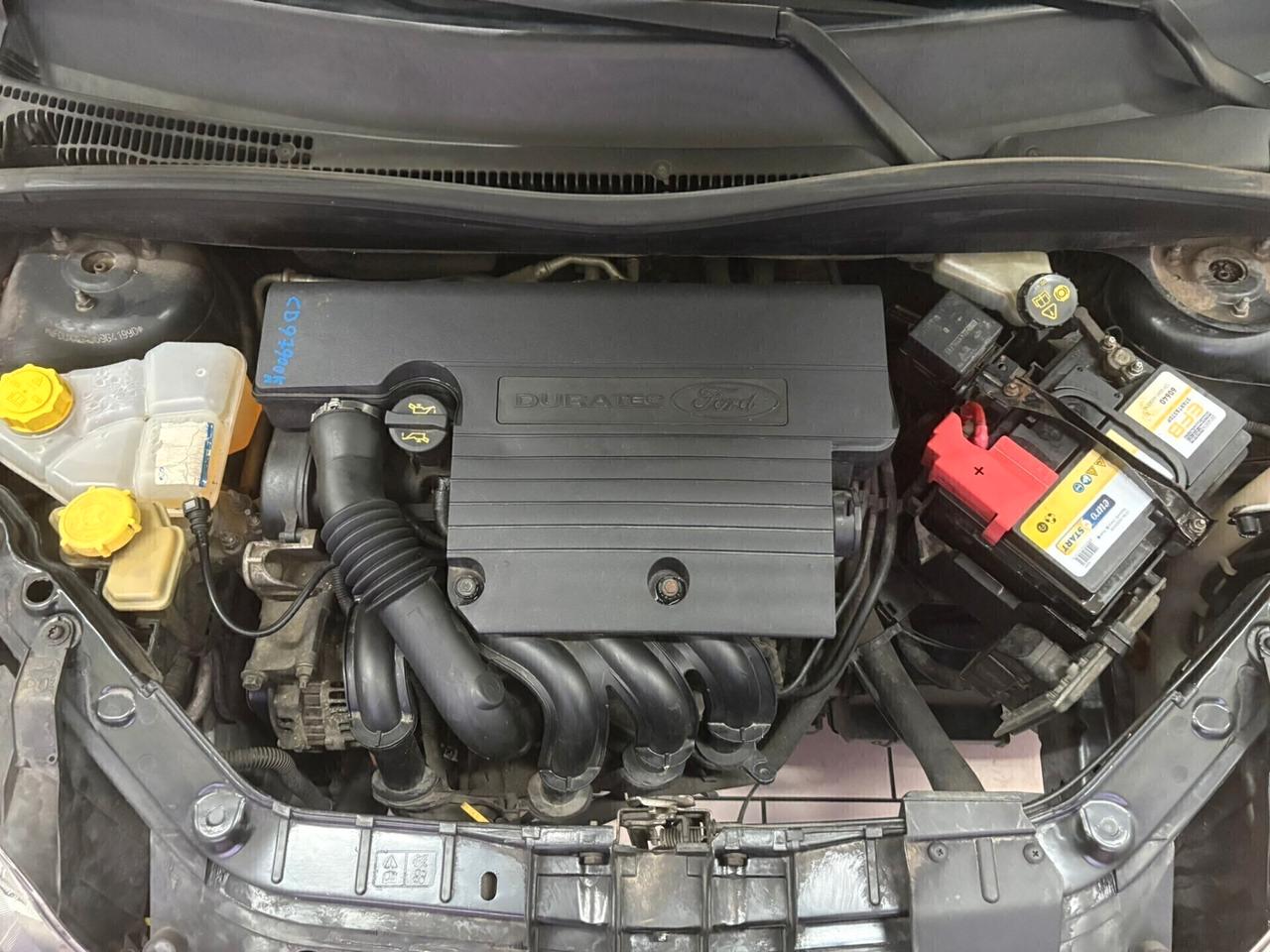 Ford Fusion 1.4i benzina Full Optional