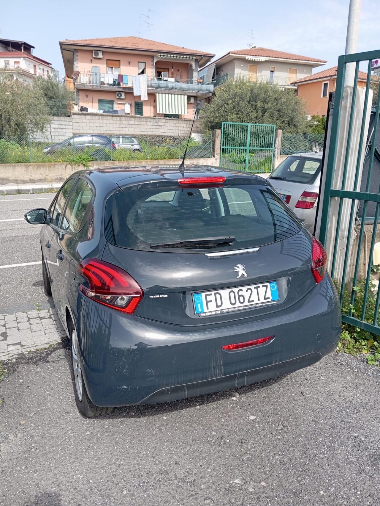 Peugeot 208 PureTech 82 5 porte Allure