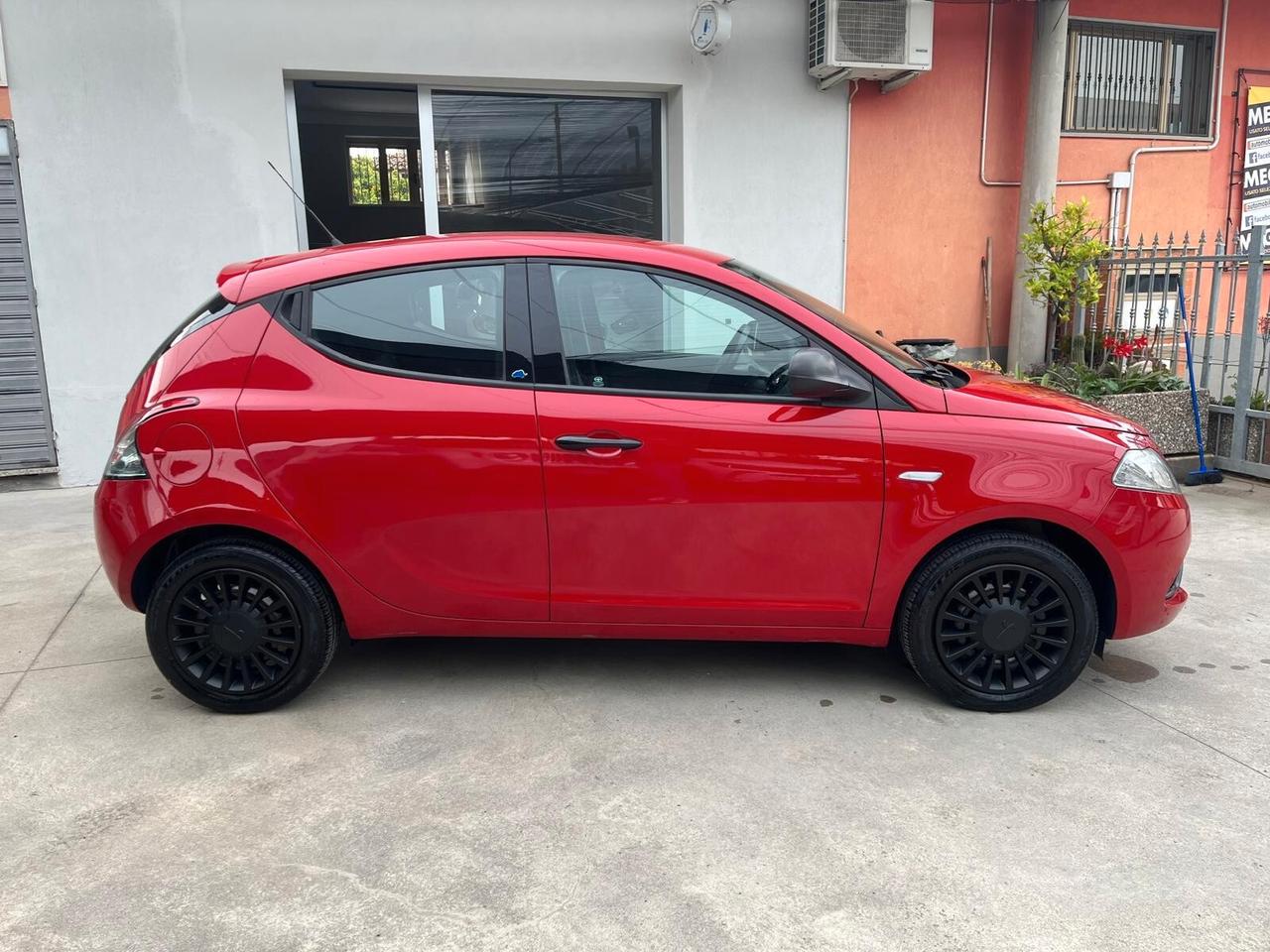 Lancia Ypsilon 1.2 69 CV 5 porte GPL Ecochic Elefantino Blu