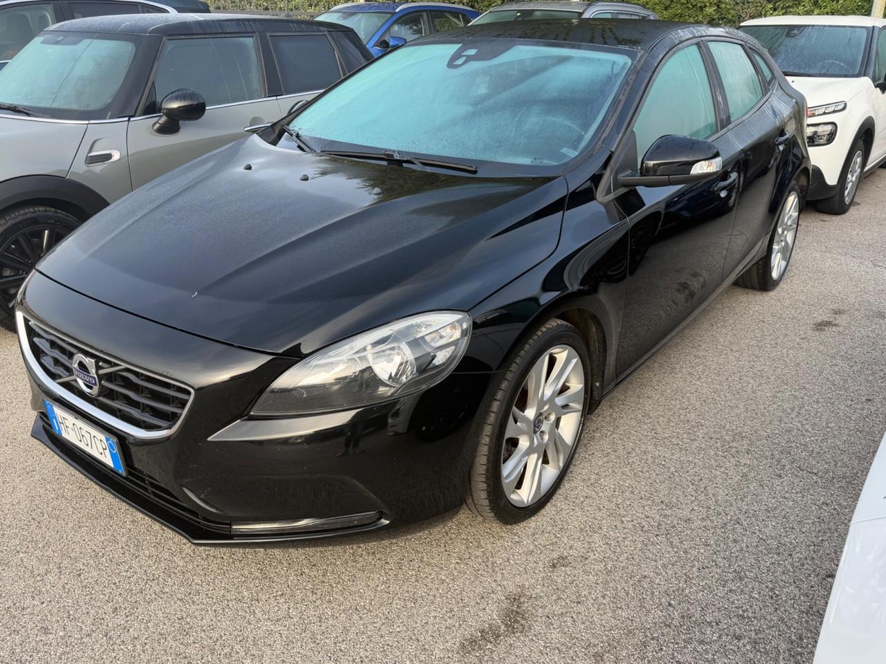 Volvo V40 D2 1.6 Powershift Summum