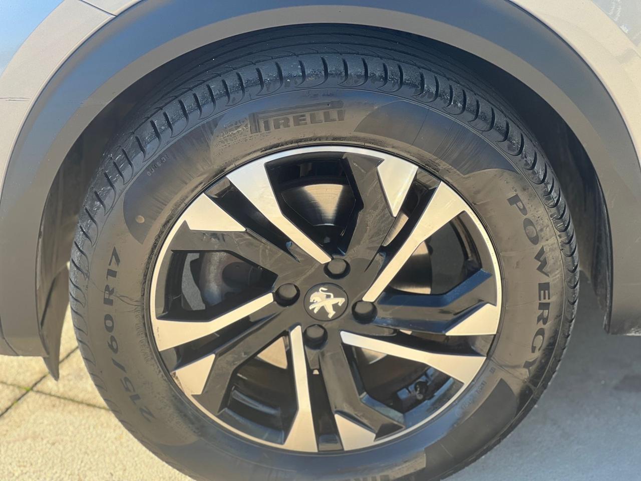 Peugeot 2008 BlueHDi 130 S&S EAT8 Allure