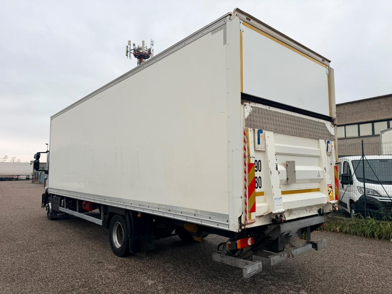 Iveco New Eurocargo 120-190 E6 8,5mt di cassone