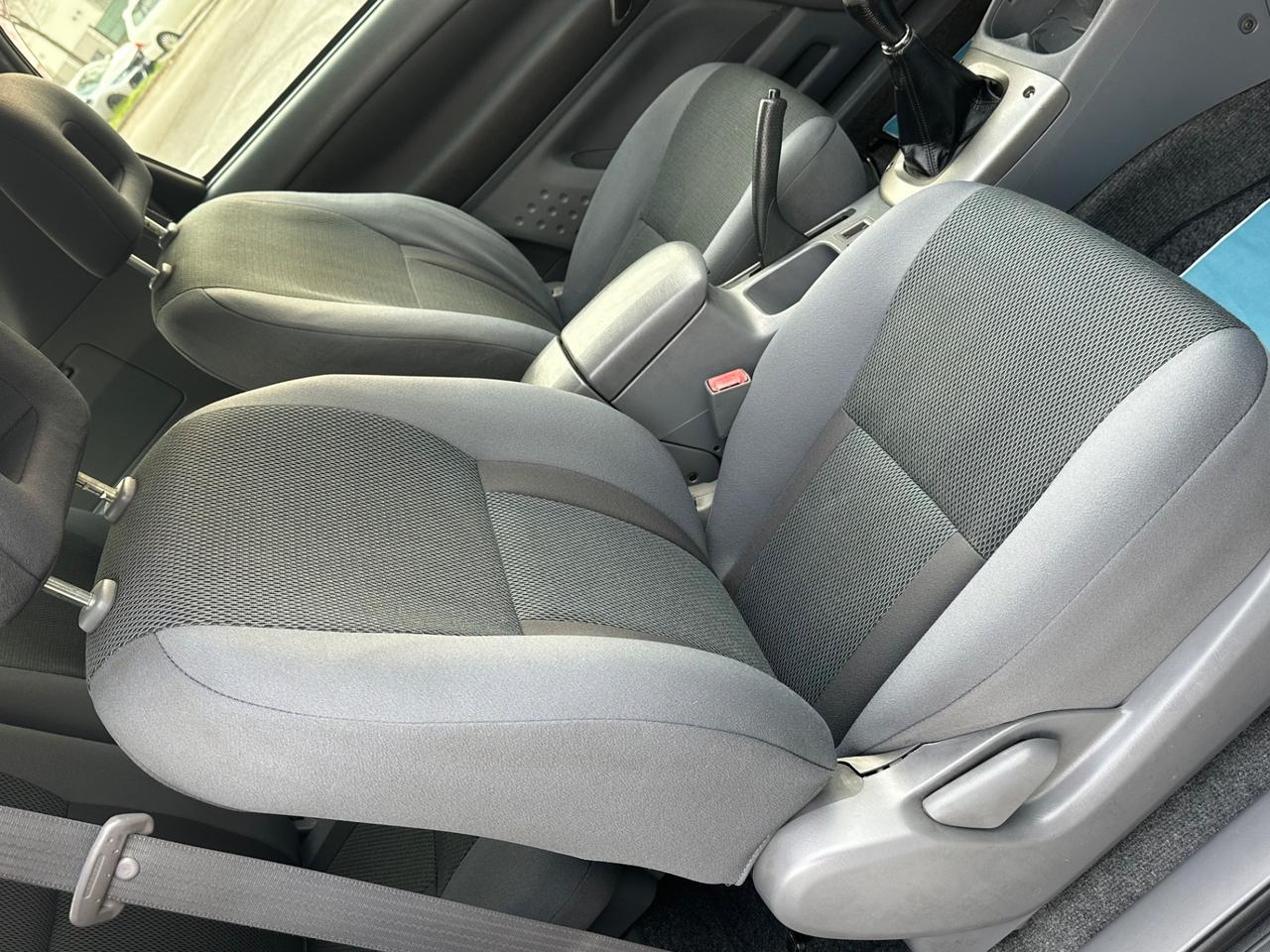 Toyota RAV 4 RAV4 2.0 Tdi D-4D cat 3 porte Sol