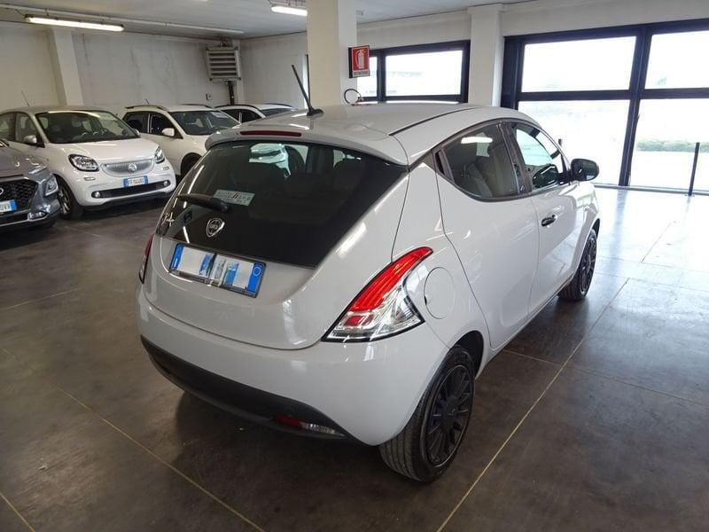 Lancia Ypsilon 1.2 69cv Silver