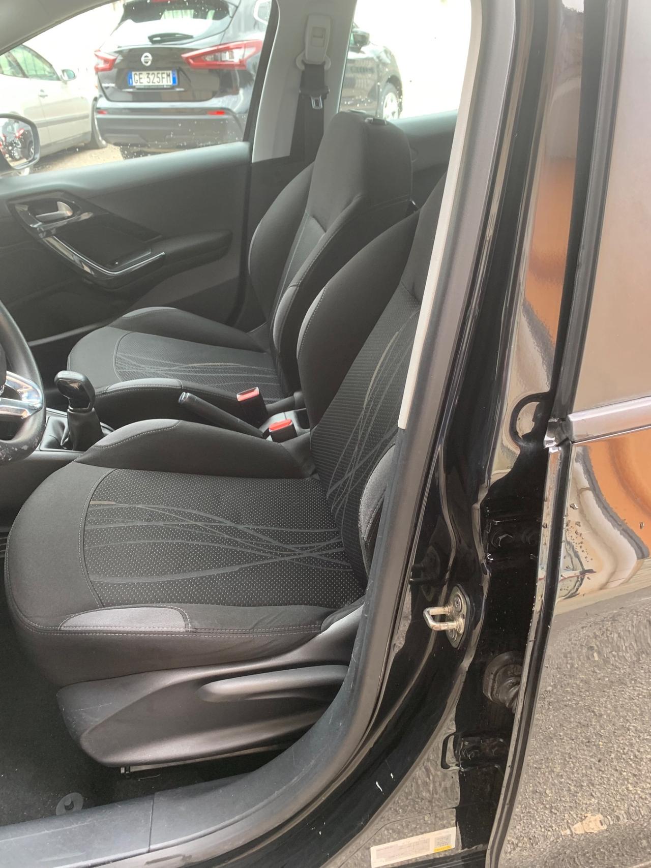 Peugeot 208 1.4 HDi 68 CV 5 porte Active