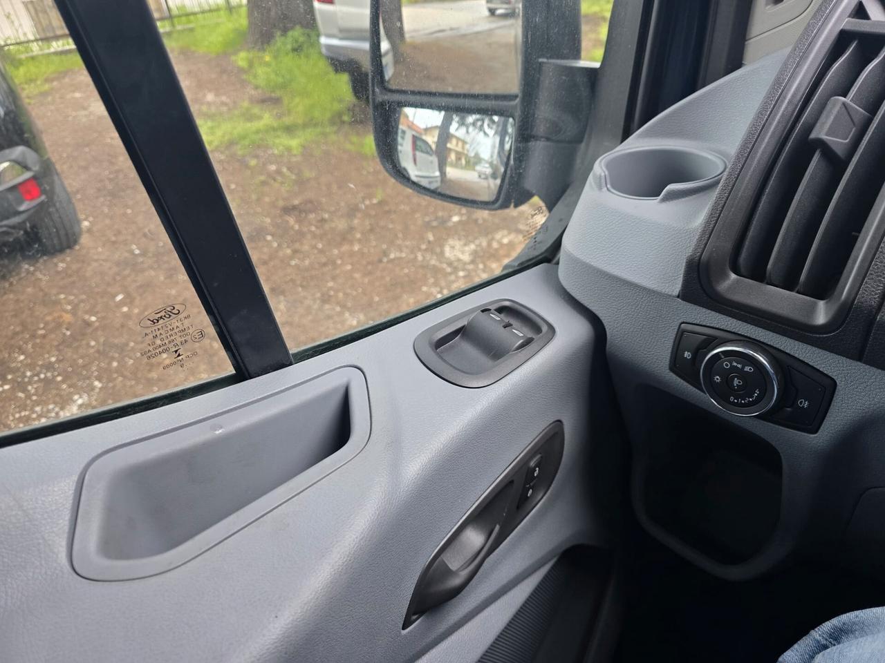 Ford Transit 350 2.0TDCi EcoBlue 130CV PM-TM Combi Trend rate da 190,00 mese