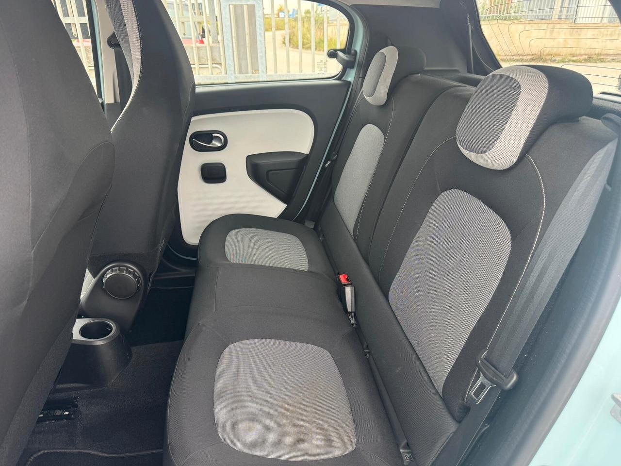 RENAULT TWINGO 1.0 BENZINA 65CV 2022