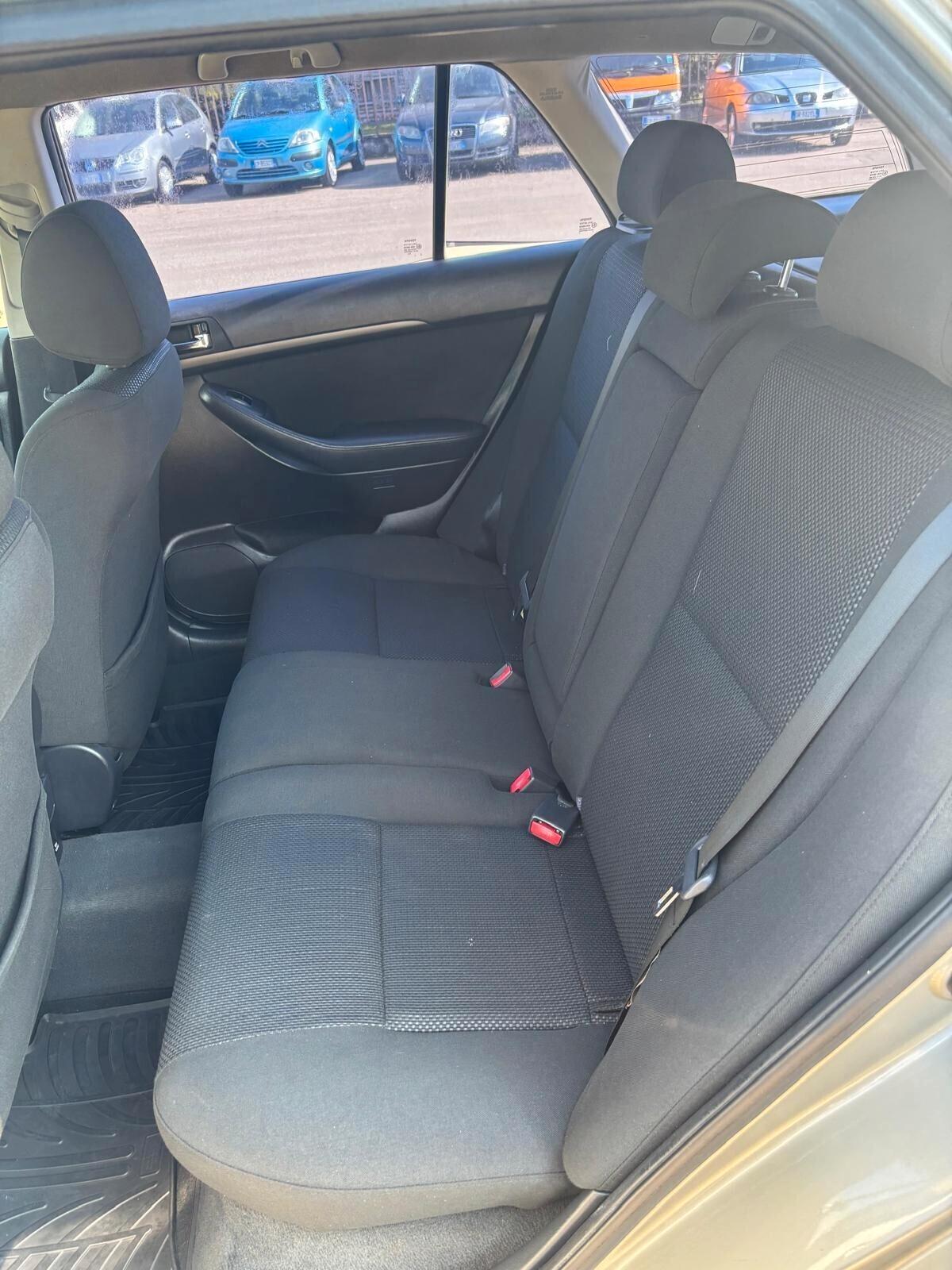 Toyota Avensis 2.0 D-4D 16V Station Wagon