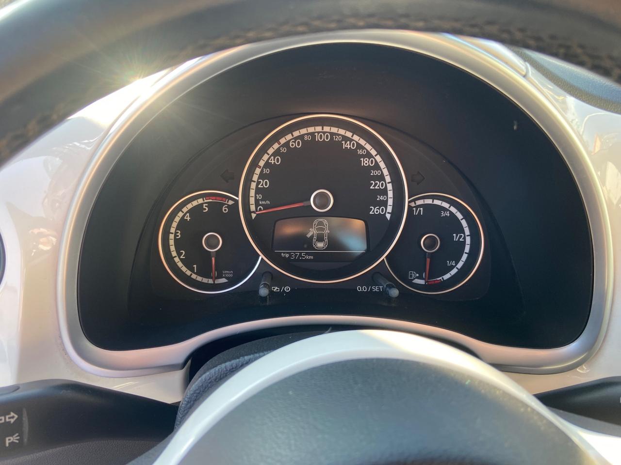 Volkswagen Maggiolino 1.6 TDI Design
