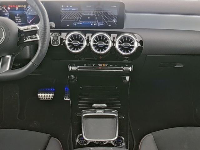 MERCEDES-BENZ A 200 Automatic AMG Line Advanced Plus