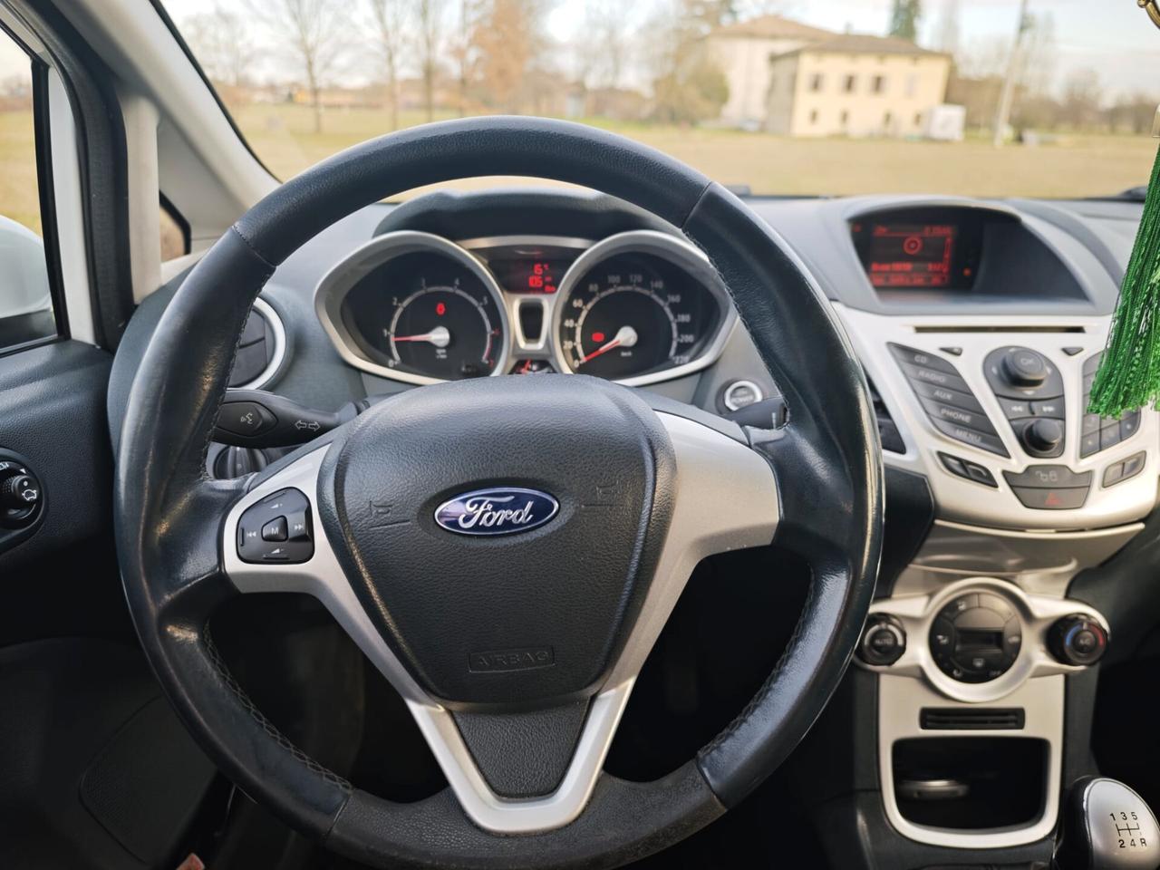 Ford Fiesta 1.4 5 porte Bz.- GPL Titanium