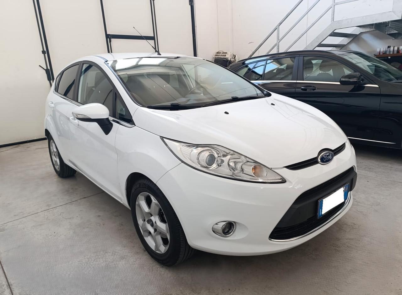 Ford Fiesta 1.4 5 porte Bz.- GPL Titanium - Uniproprietario