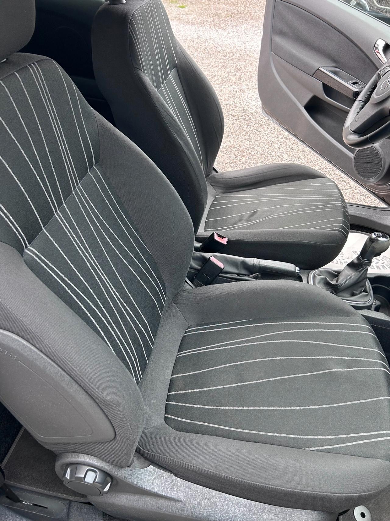 Opel Corsa 1.2 3 porte Sport
