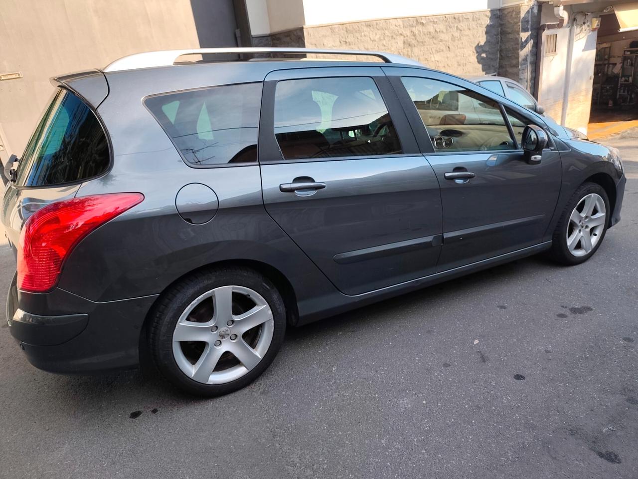 Peugeot 308 1.6 HDi 110CV SW Ciel Féline