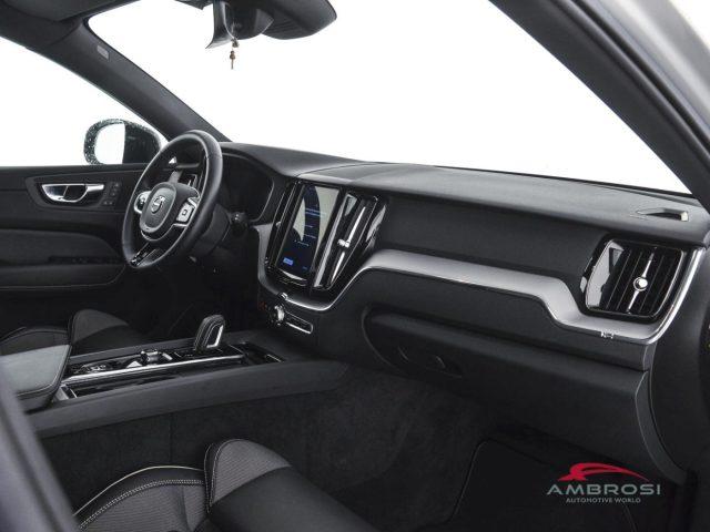 VOLVO XC60 B4 (d) AWD Geartronic R-design