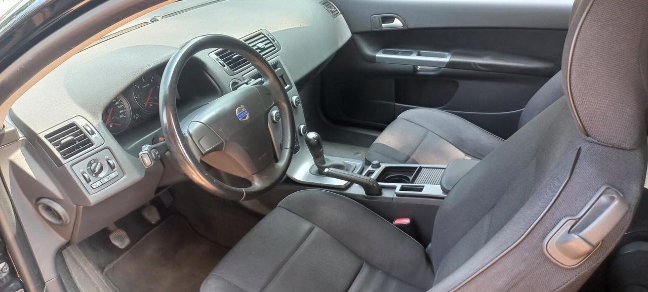 Volvo C30 coupe'
