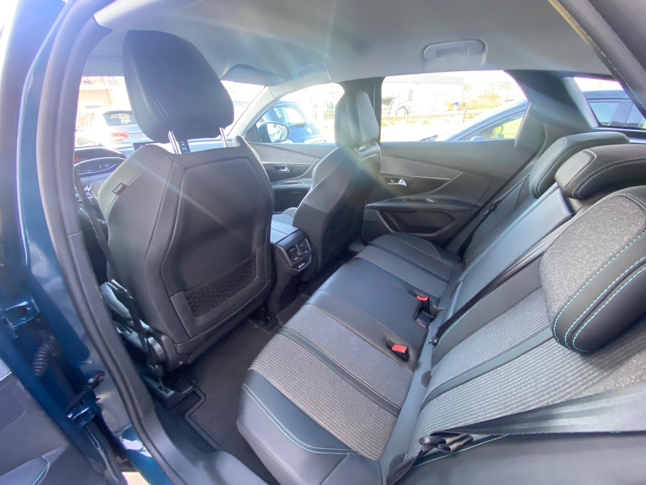 Peugeot 3008 BlueHDi 130 S&S EAT8 Allure Pack