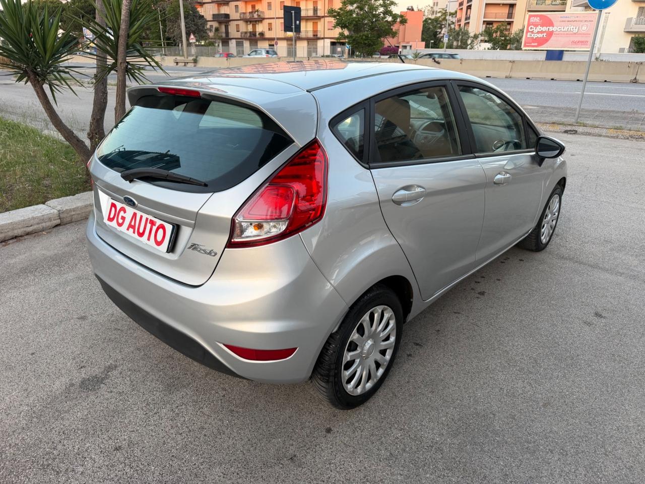 Ford Fiesta 1.2 benzina 60 cv 2014