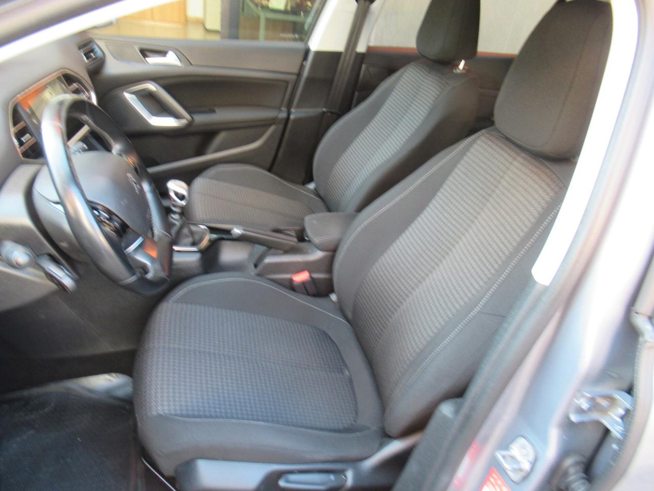Peugeot 308 BlueHDi 130 S&S Business