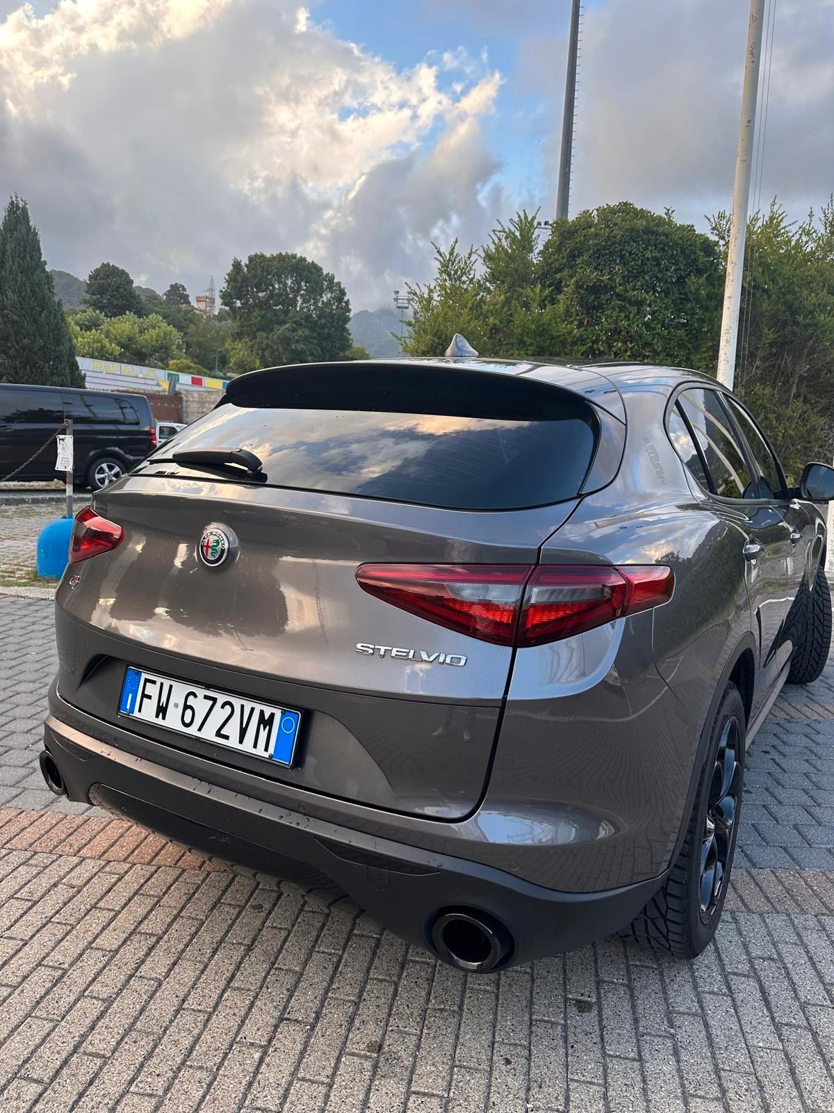 Alfa Romeo Stelvio 2.2 Turbodiesel 210 CV AT8 Q4 Veloce