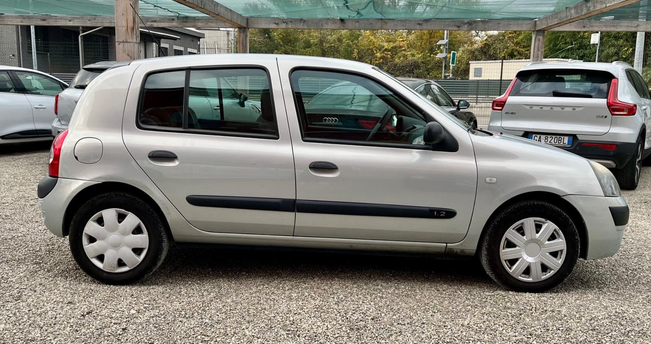 Renault Clio 1.2 cat 5 porte Confort Authentique