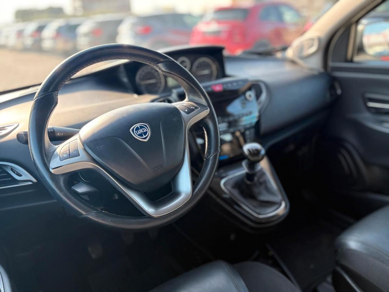Lancia Ypsilon 0.9 TwinAir 85 CV 5 porte S&S DFN Gold