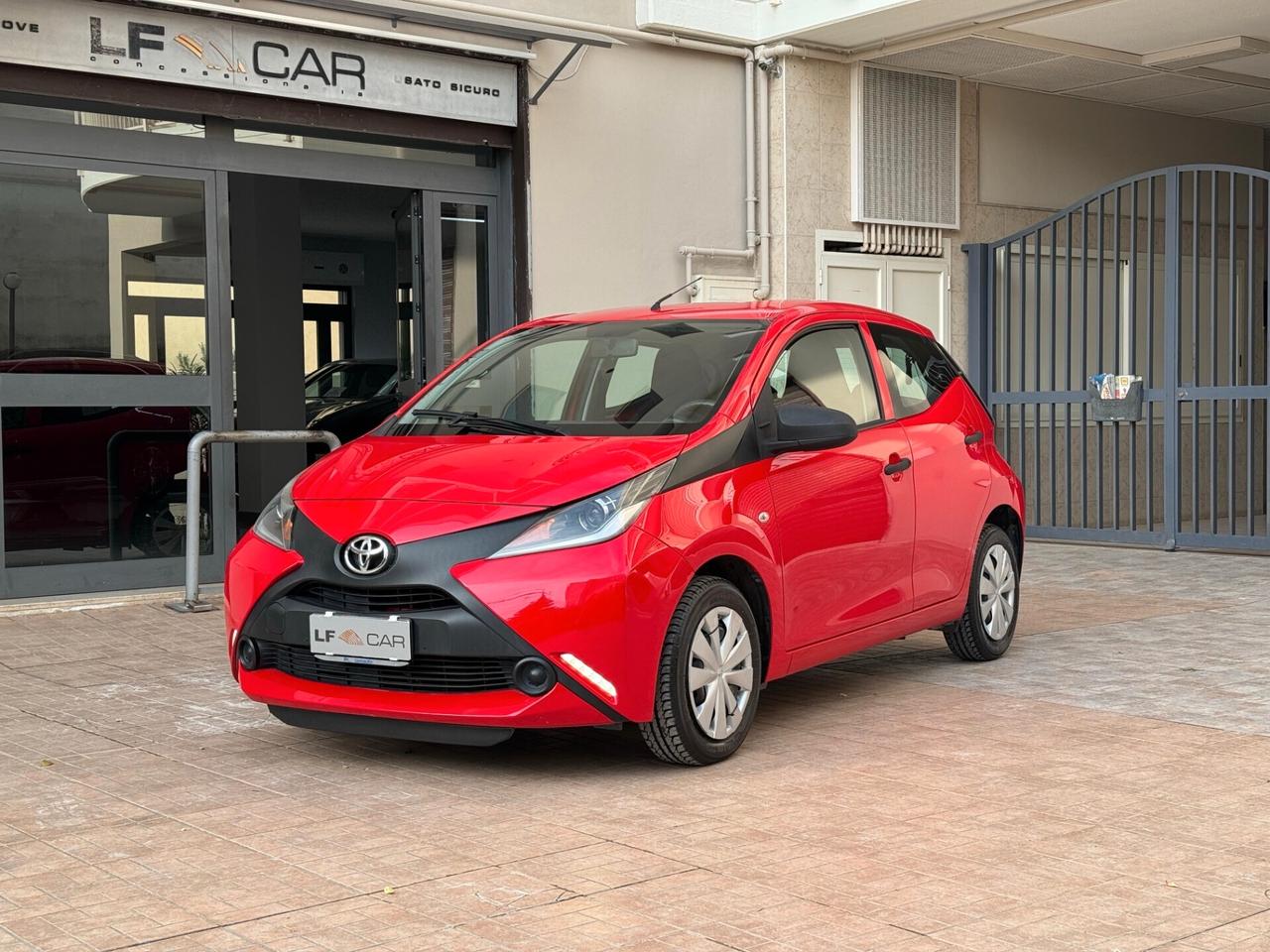 Toyota Aygo 1.0 70 cv 5 porte x-cite