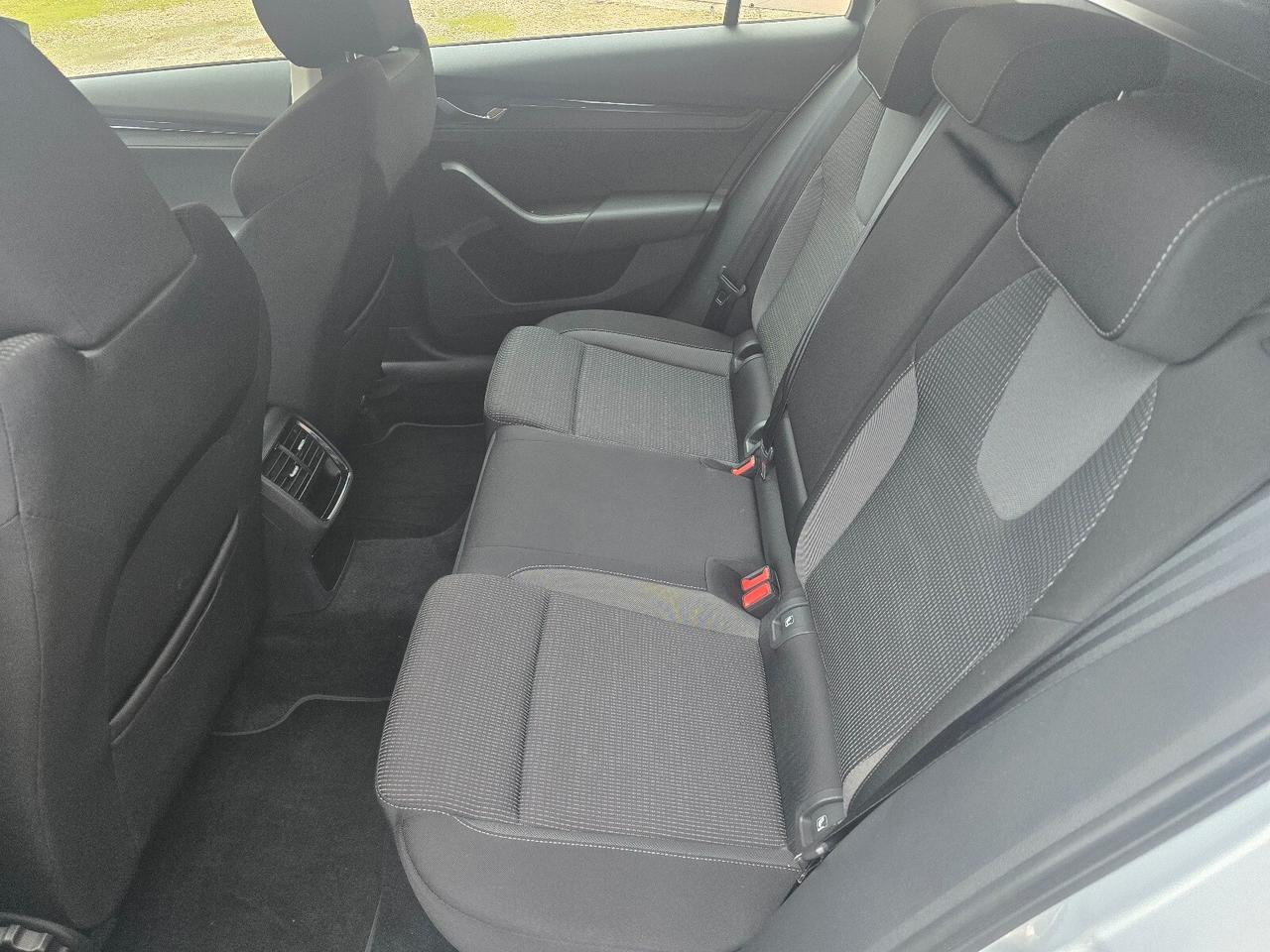 Skoda Octavia 2.0 TDI EVO SCR DSG Wagon Style