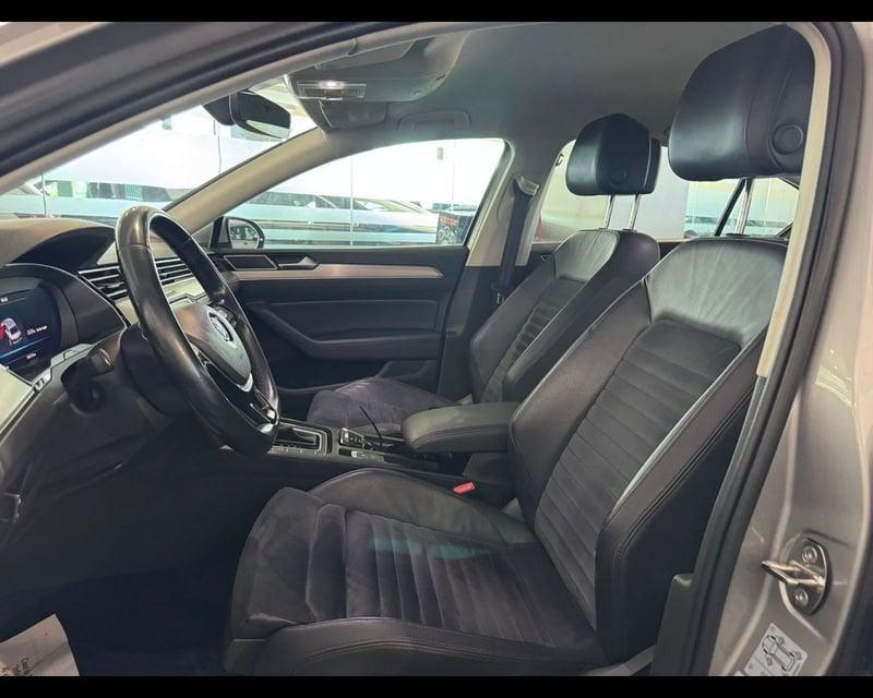 Volkswagen Passat 8ª serie 2.0 TDI DSG Highline BlueMotion Technology