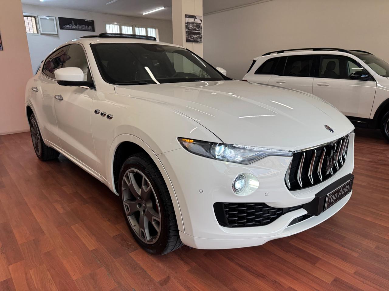 MASERATI LEVANTE V6 275 CV AWD GRANLUSSO / TETTO