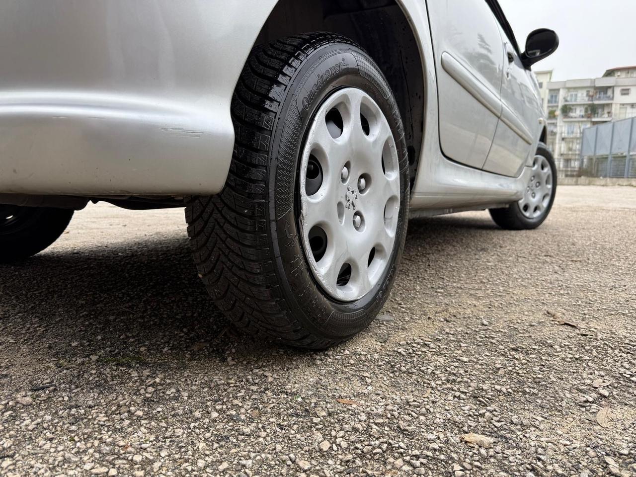 Peugeot 206 1.4 5p. CON 100MILA KM PARI AL NUOVO