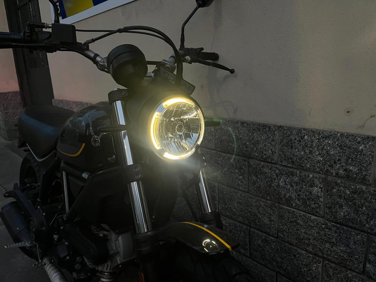 DUCAT SCRAMBLER SIXTY 2 400CC A2 - 2019 - BASSO CHILOMETRAGGIO