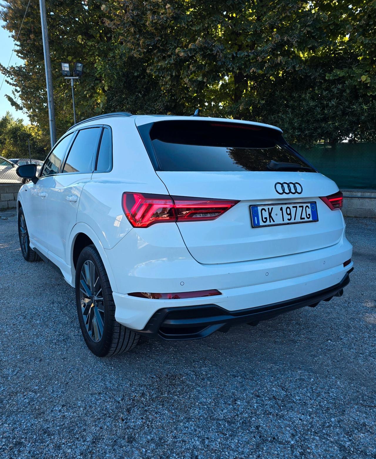 Audi Q3 SPB 35 TDI S-line BlackNight