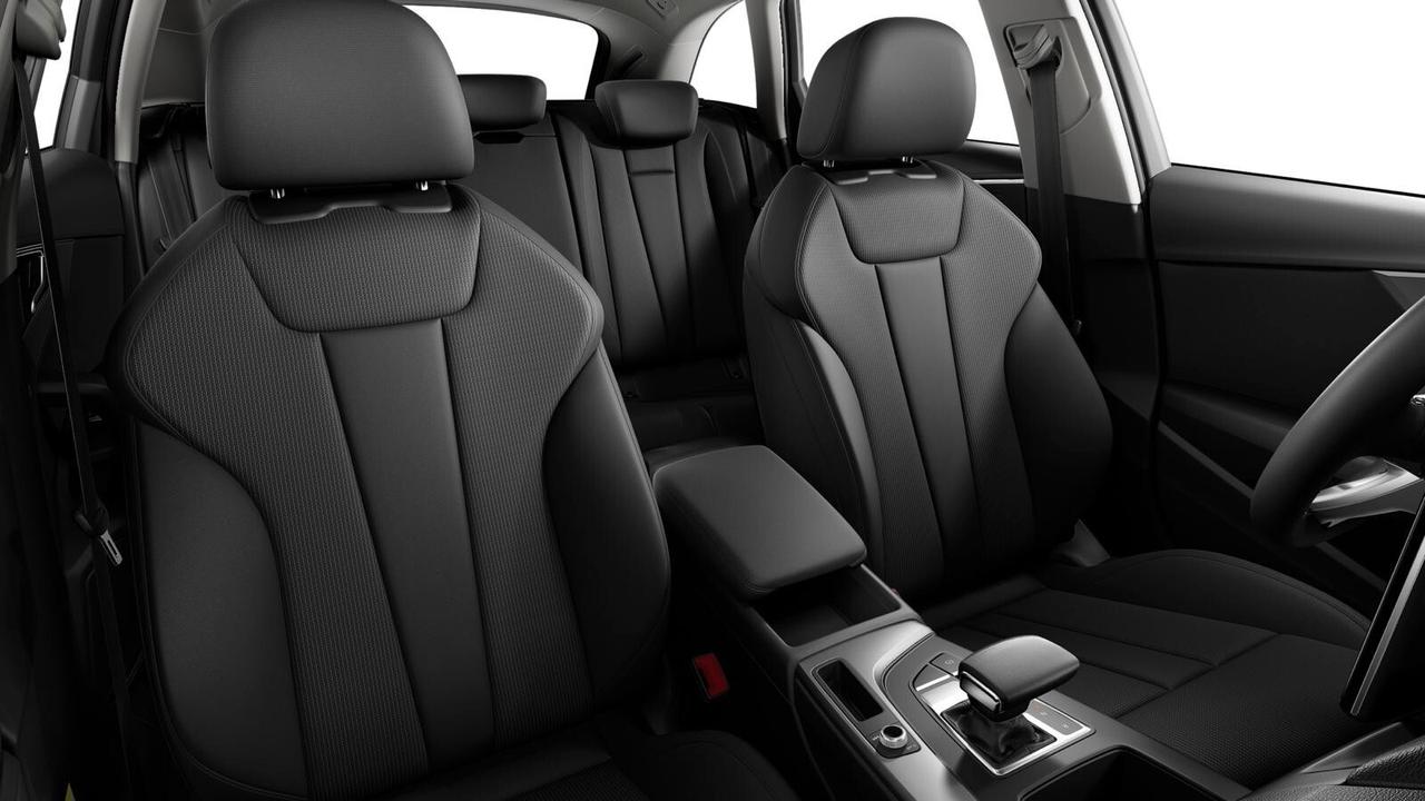 AUDI A4 AVANT 40TDI S-TRONIC S-LINE IN ARRIVO