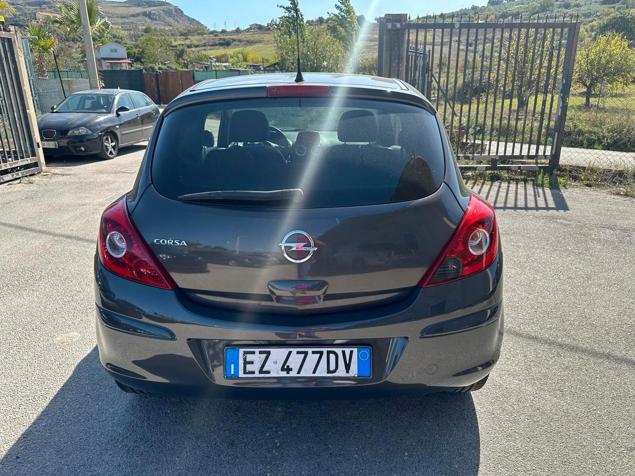 Opel Corsa 1.2 Coupé