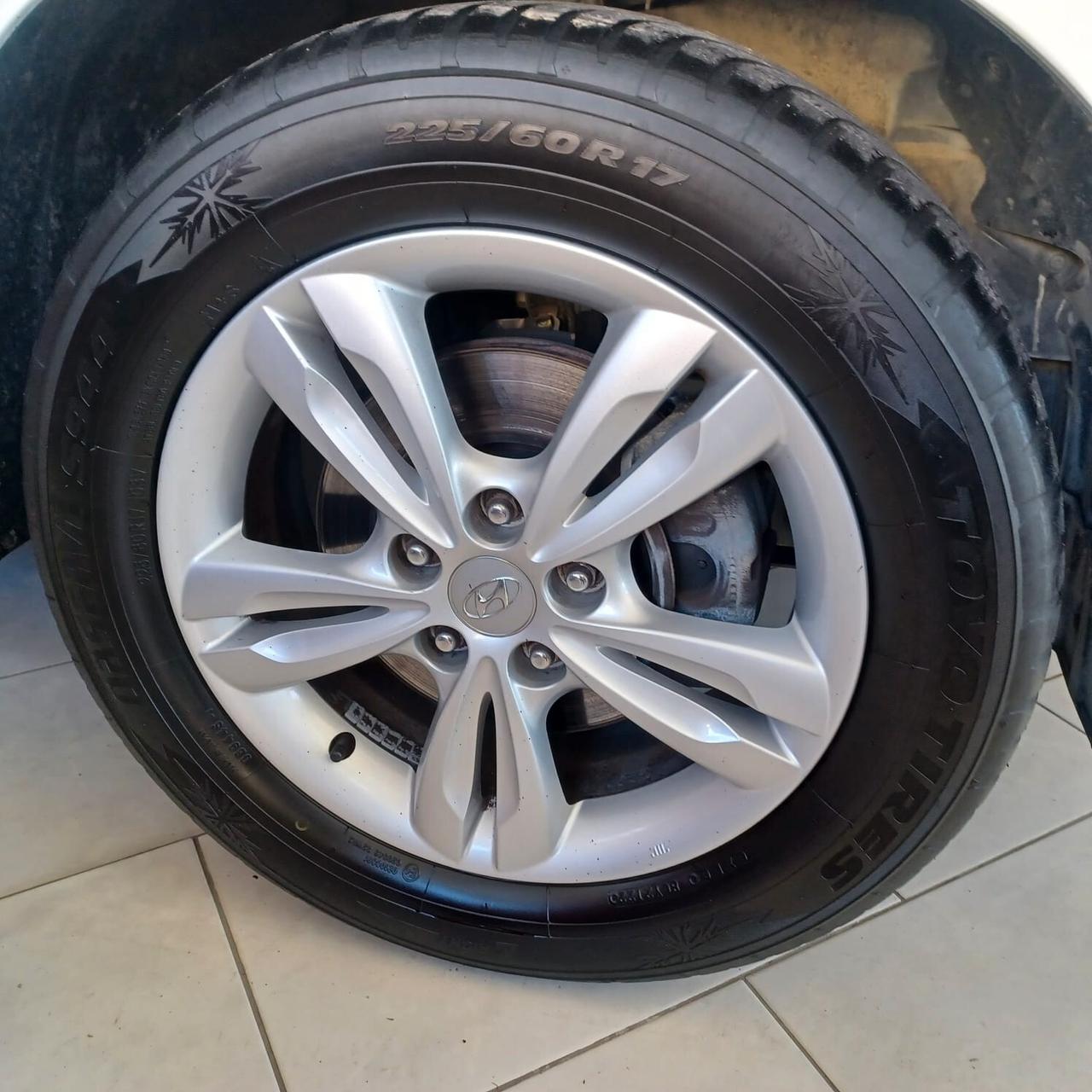 SEMBRA NUOVA HYUNDAI IX35 1.7 TDI