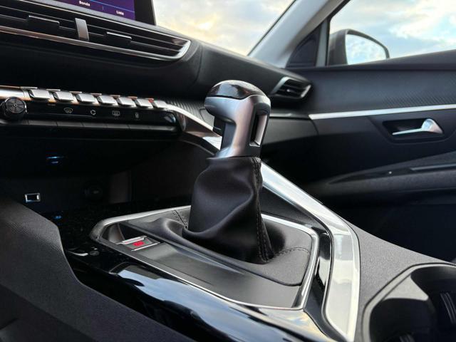 PEUGEOT 3008 BlueHDi 120 S&S Business