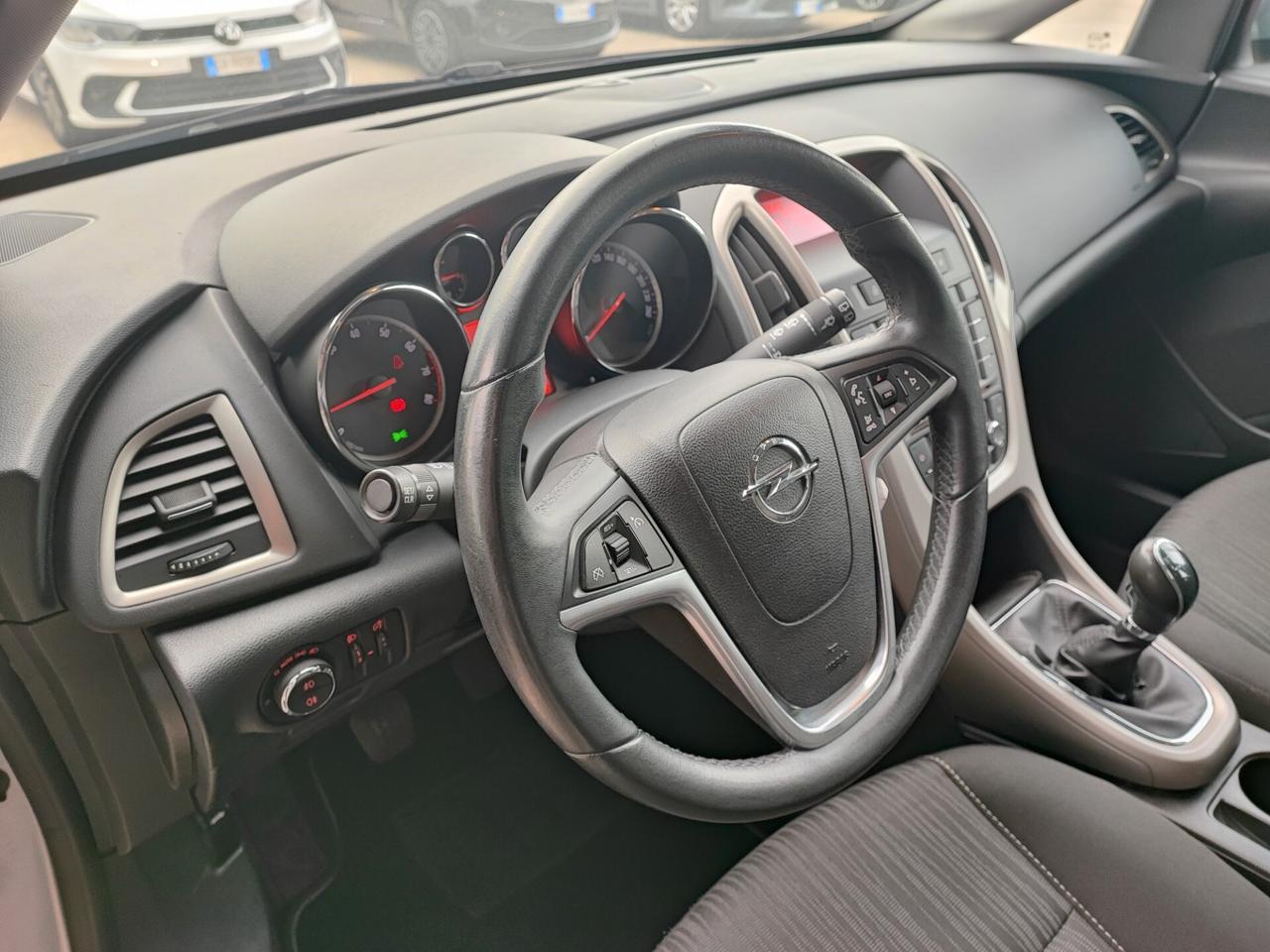 Opel Astra 1.6 115CV Sports Tourer Cosmo