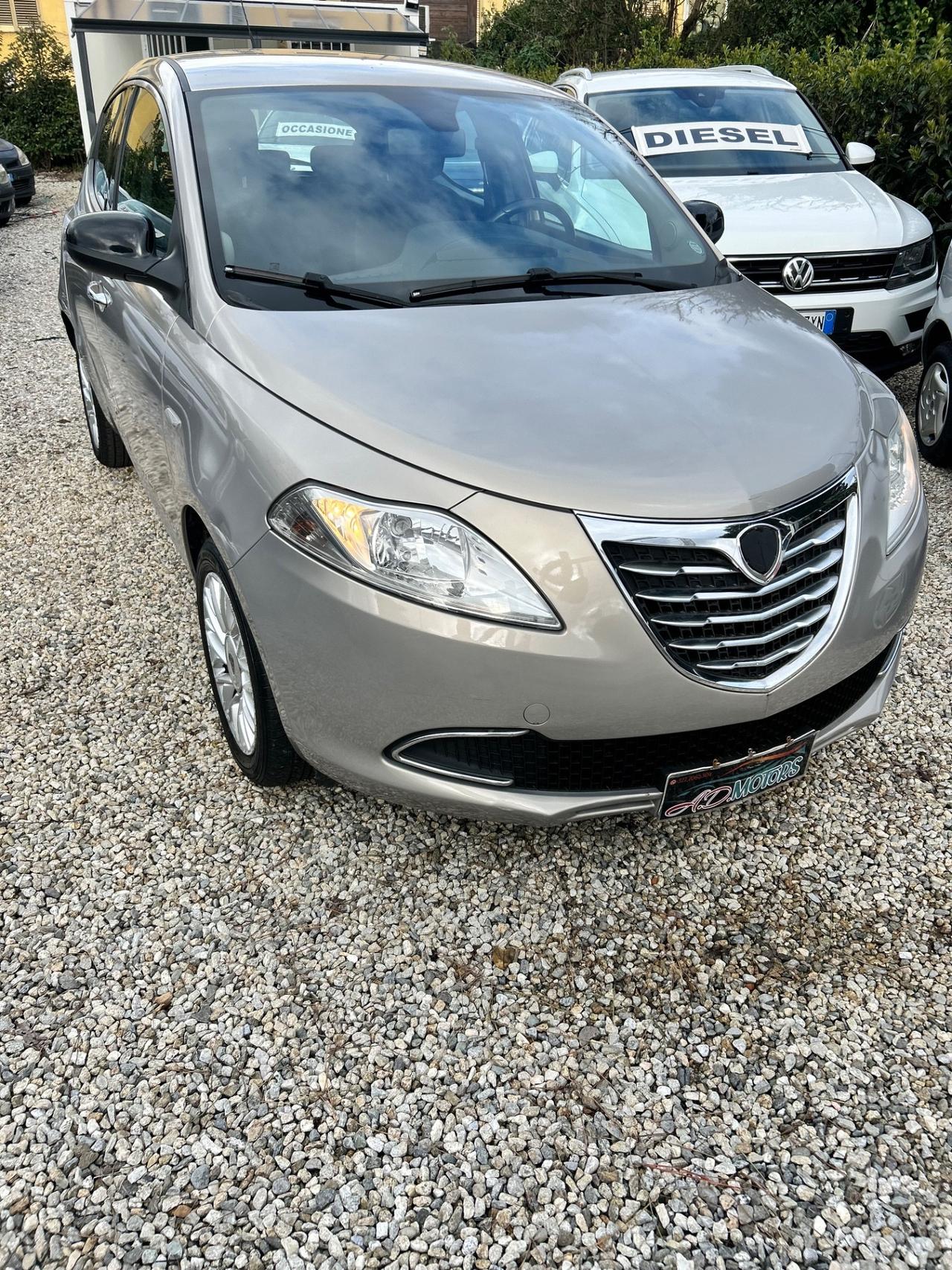 Lancia Ypsilon 1.2 69 CV 5 porte Platinum