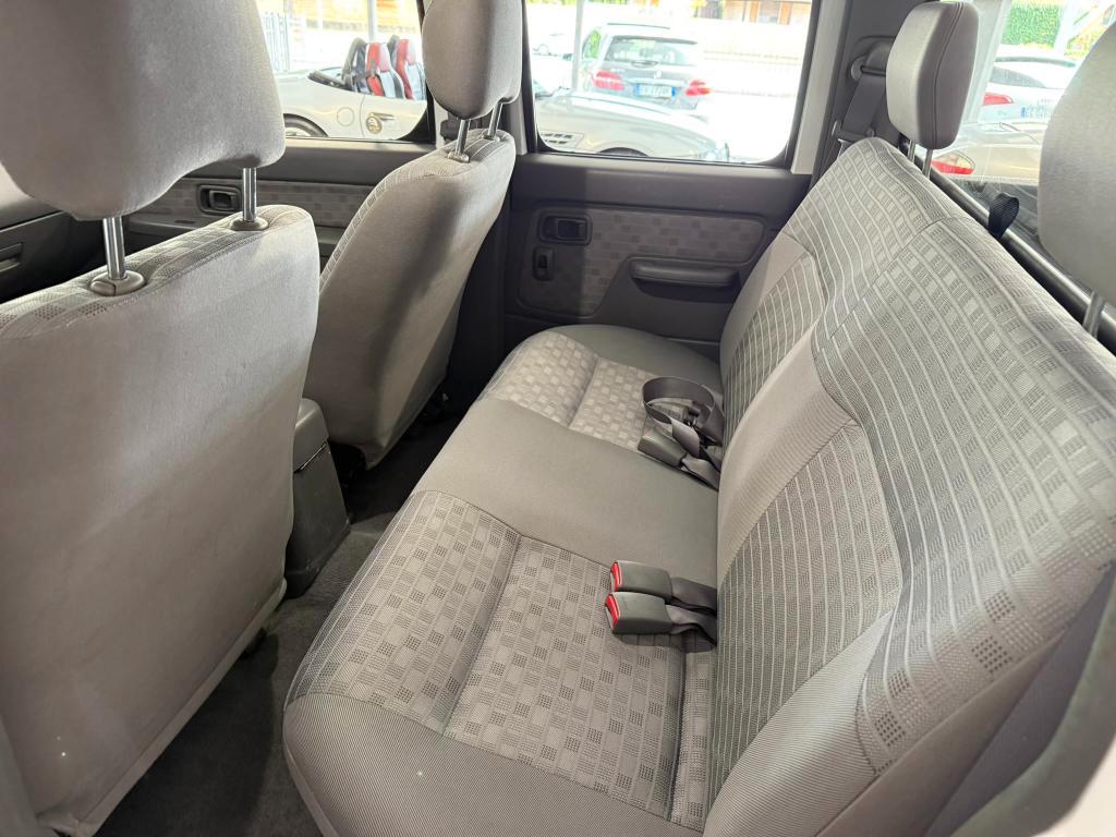 Nissan Cab Double Cab Double Cab 2.5 td 133cv