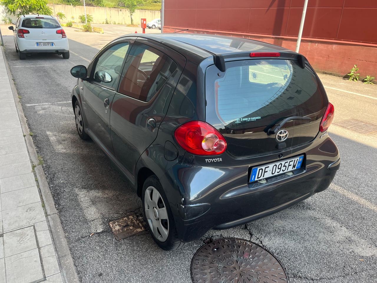 Toyota Aygo 1.0 12V VVT-i 5 porte ok neopatentati