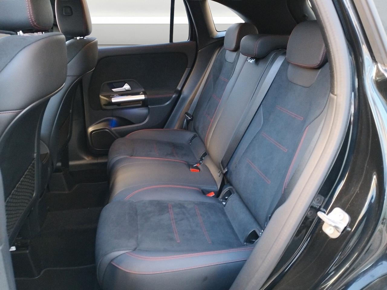 Mercedes-Benz GLA 200 d AMG Line Premium auto * SOLI 22.000 KM *