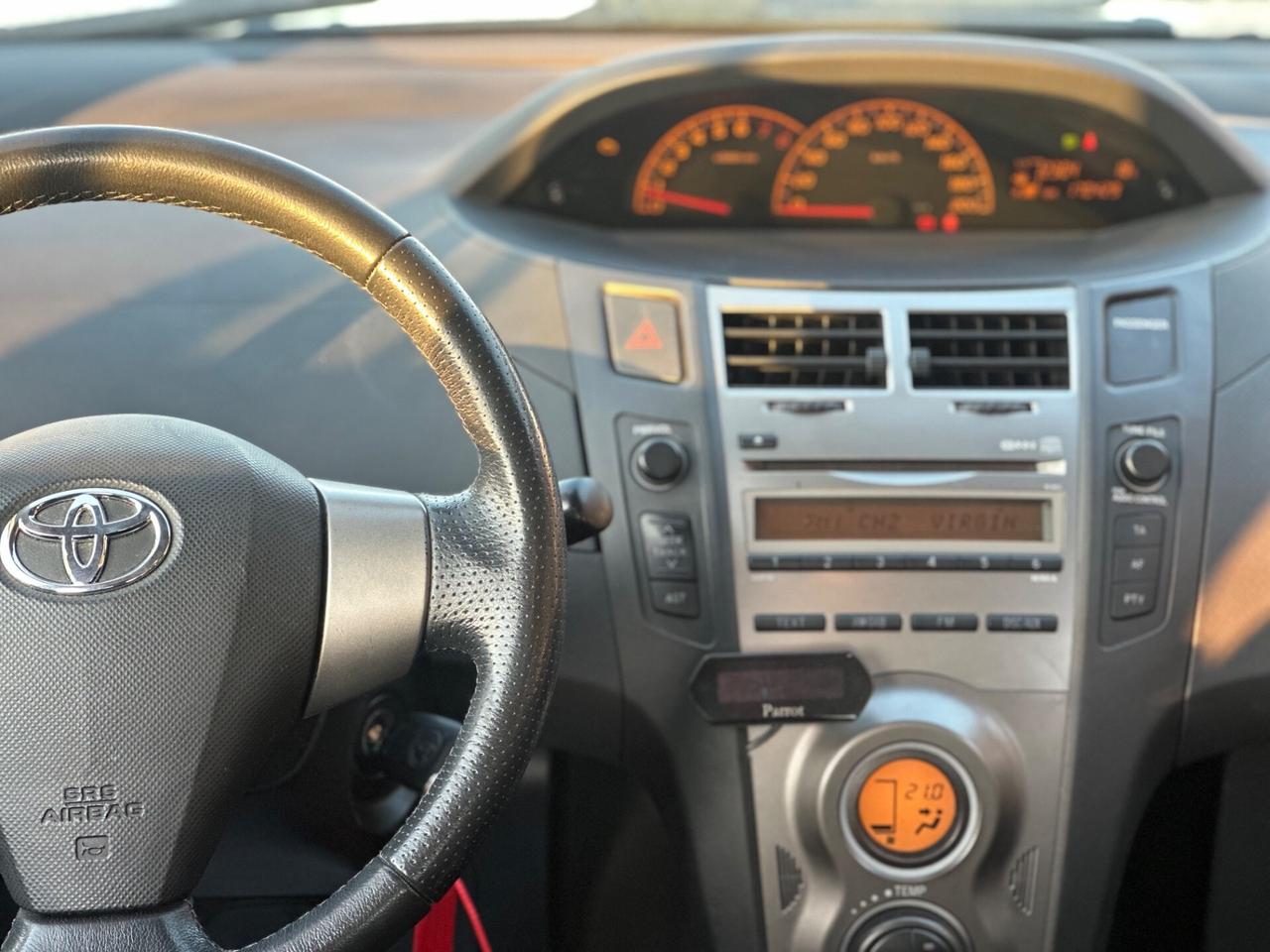 Toyota YARIS 1.3 BENZINA 2010 - SOLO 170 MILA KM