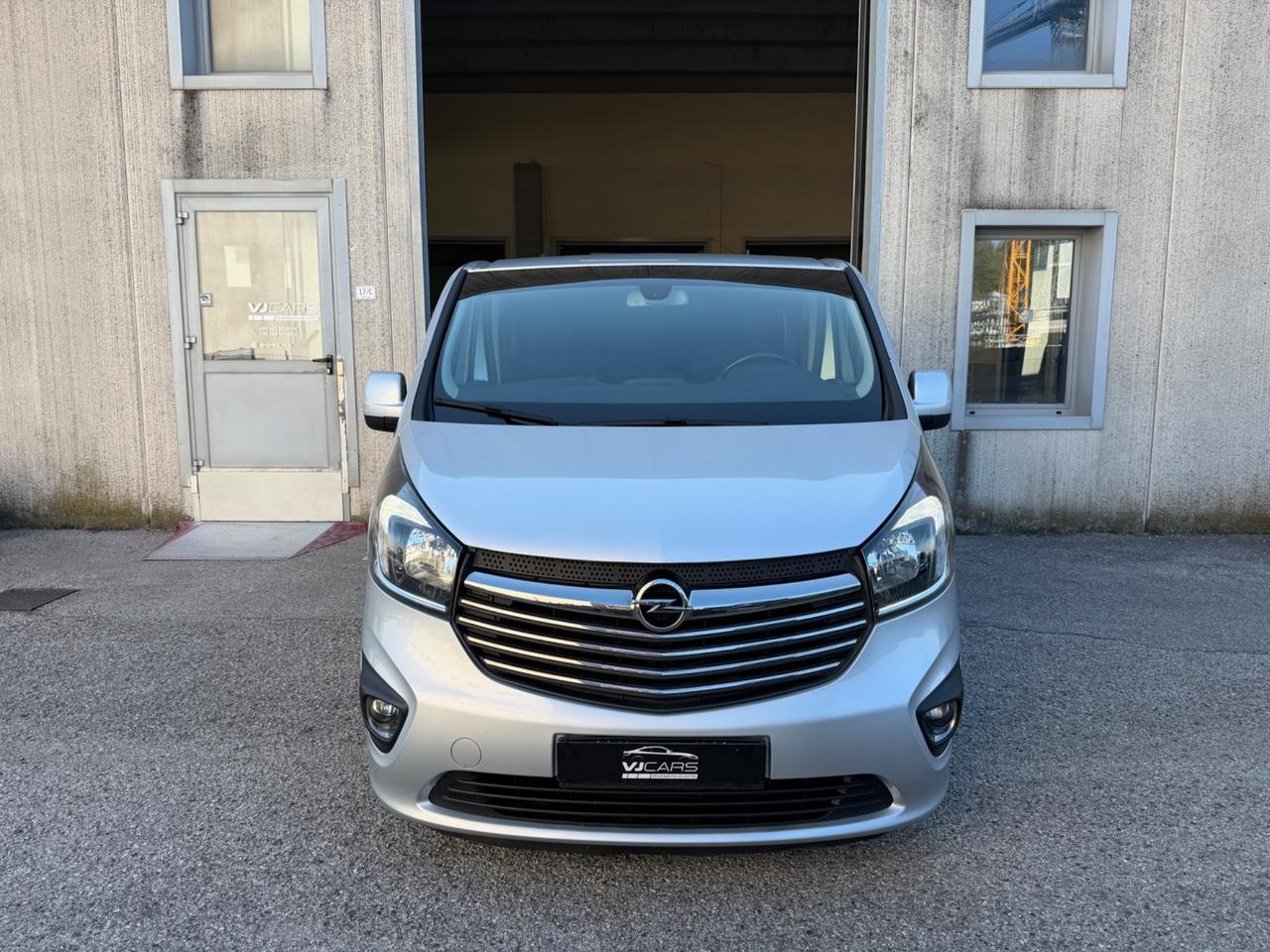 Opel Vivaro 9 POSTI