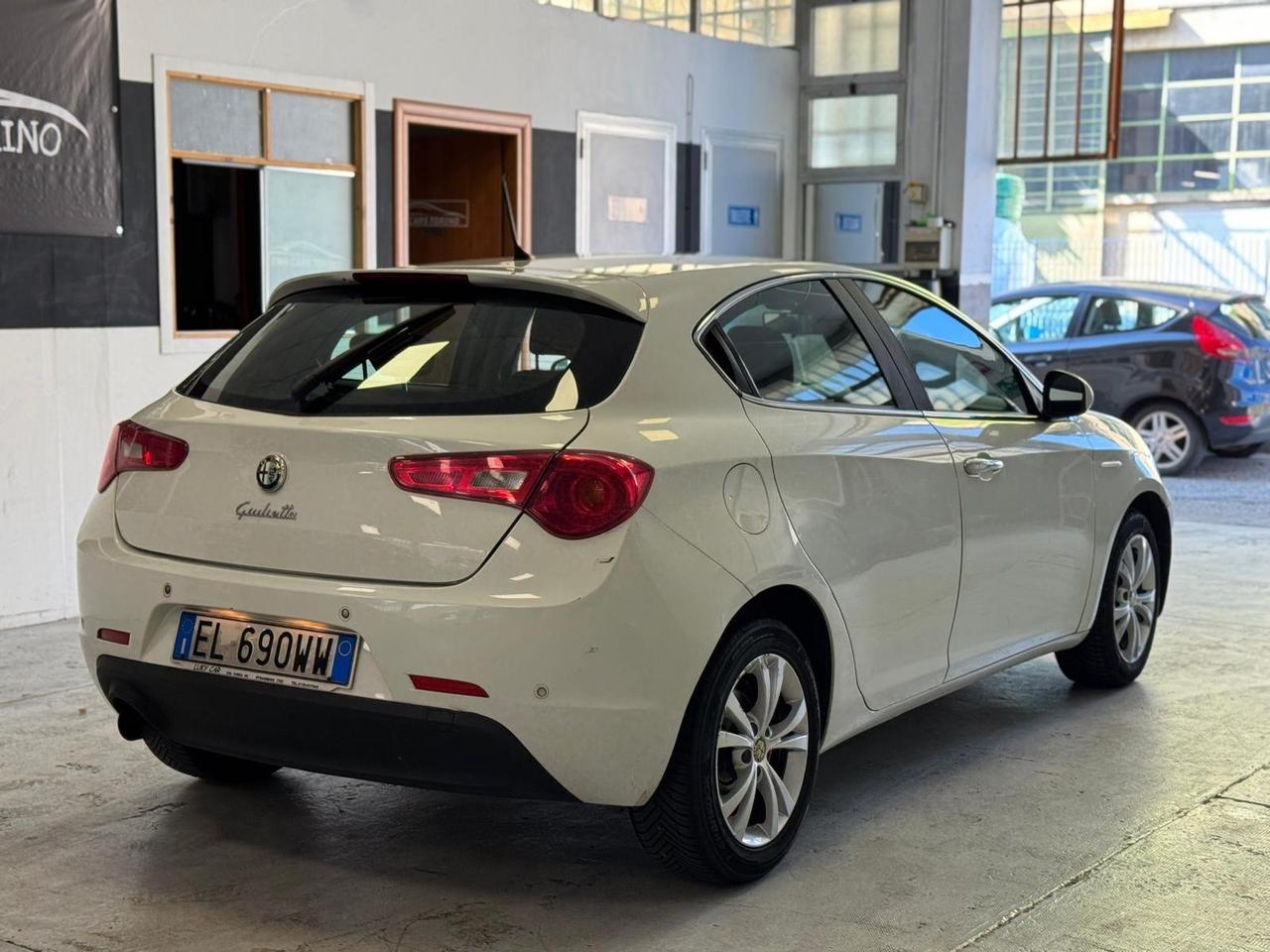 Alfa Romeo Giulietta 1.6 JTDm-2 105 CV Exclusive