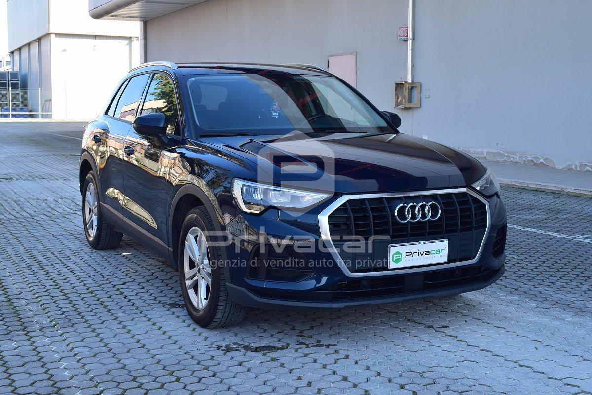 AUDI Q3 35 TDI S tronic Business