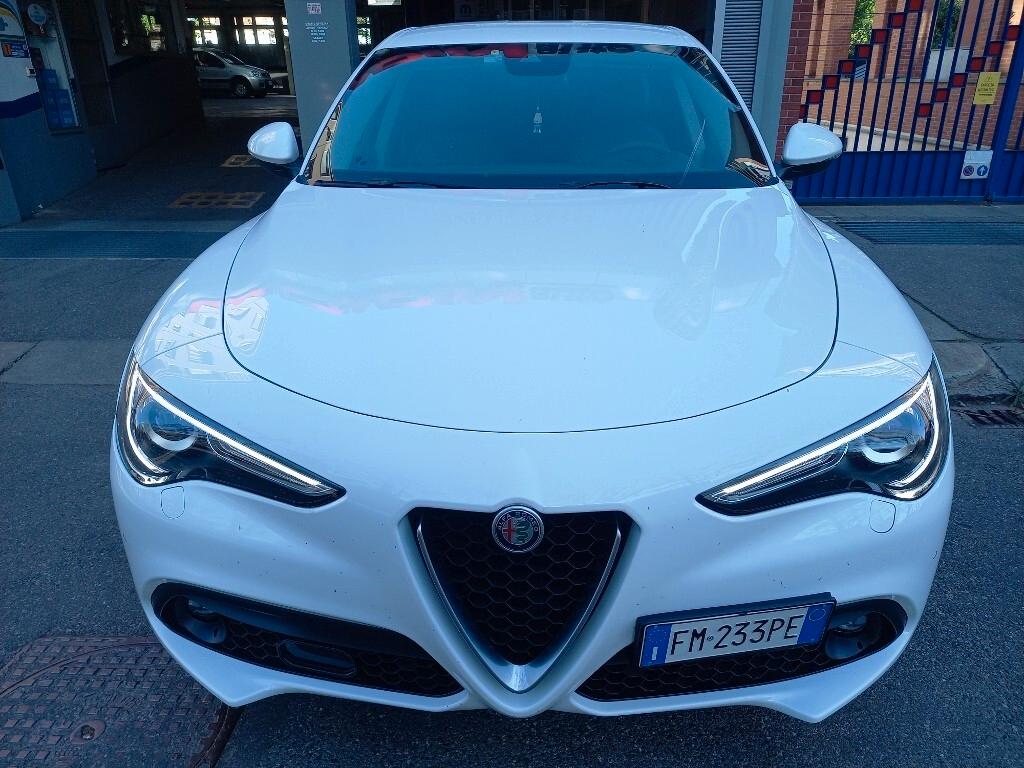 Alfa Romeo Stelvio 2.2 Turbodiesel 210 CV AT8 Q4 Executive