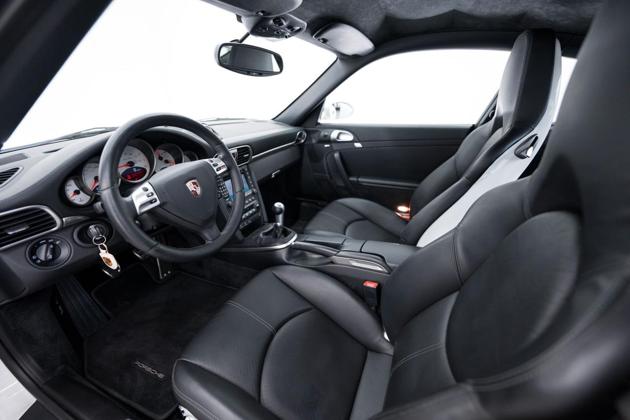 Porsche 911 Turbo Coupé MANUALE